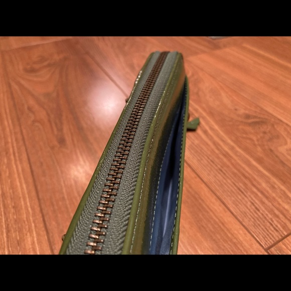 Coach Patent Leather Green Wallet Clutch Shiny - Picture 6 of 11